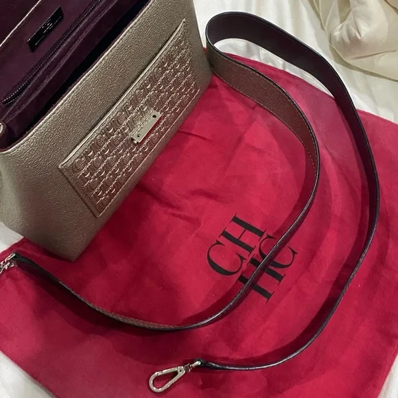 👜Carolina Herrera cross body súper good condition👜 - Picture 6 of 16